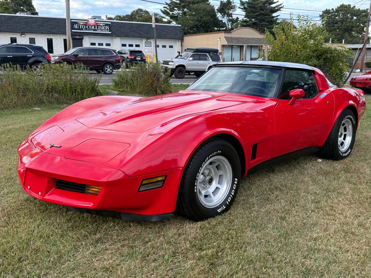 Corvette-1981-red-3