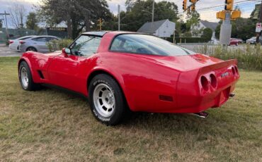 Corvette-1981-red-4
