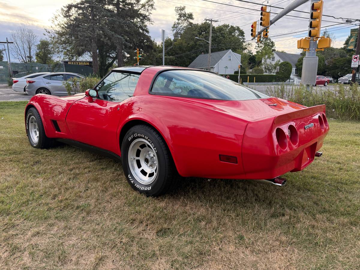 Corvette-1981-red-4