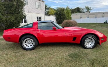 Corvette-1981-red-5