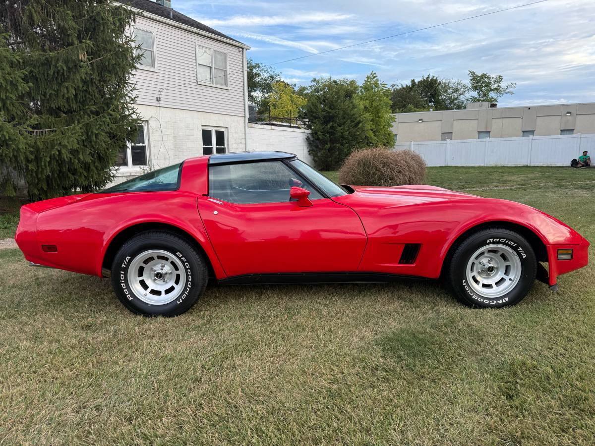 Corvette-1981-red-5