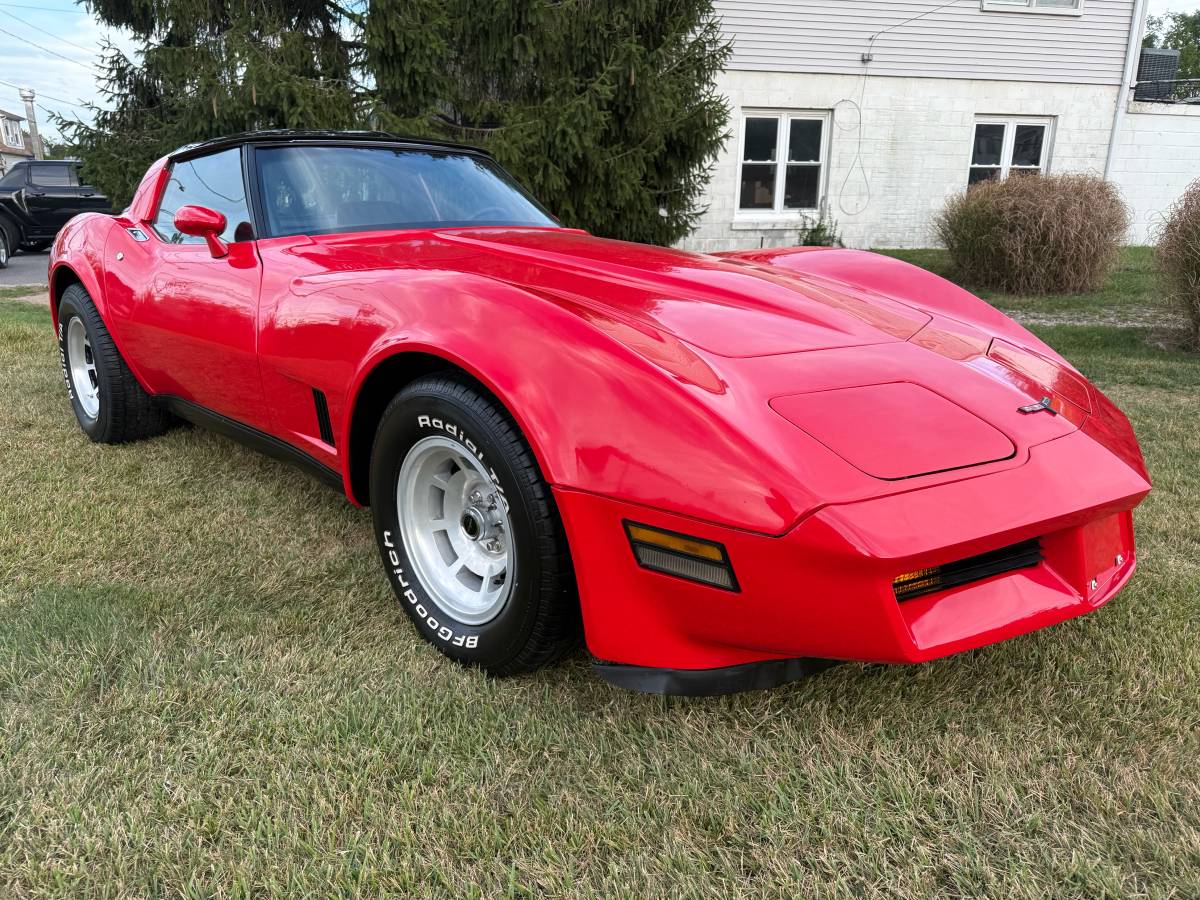 Corvette-1981-red-7