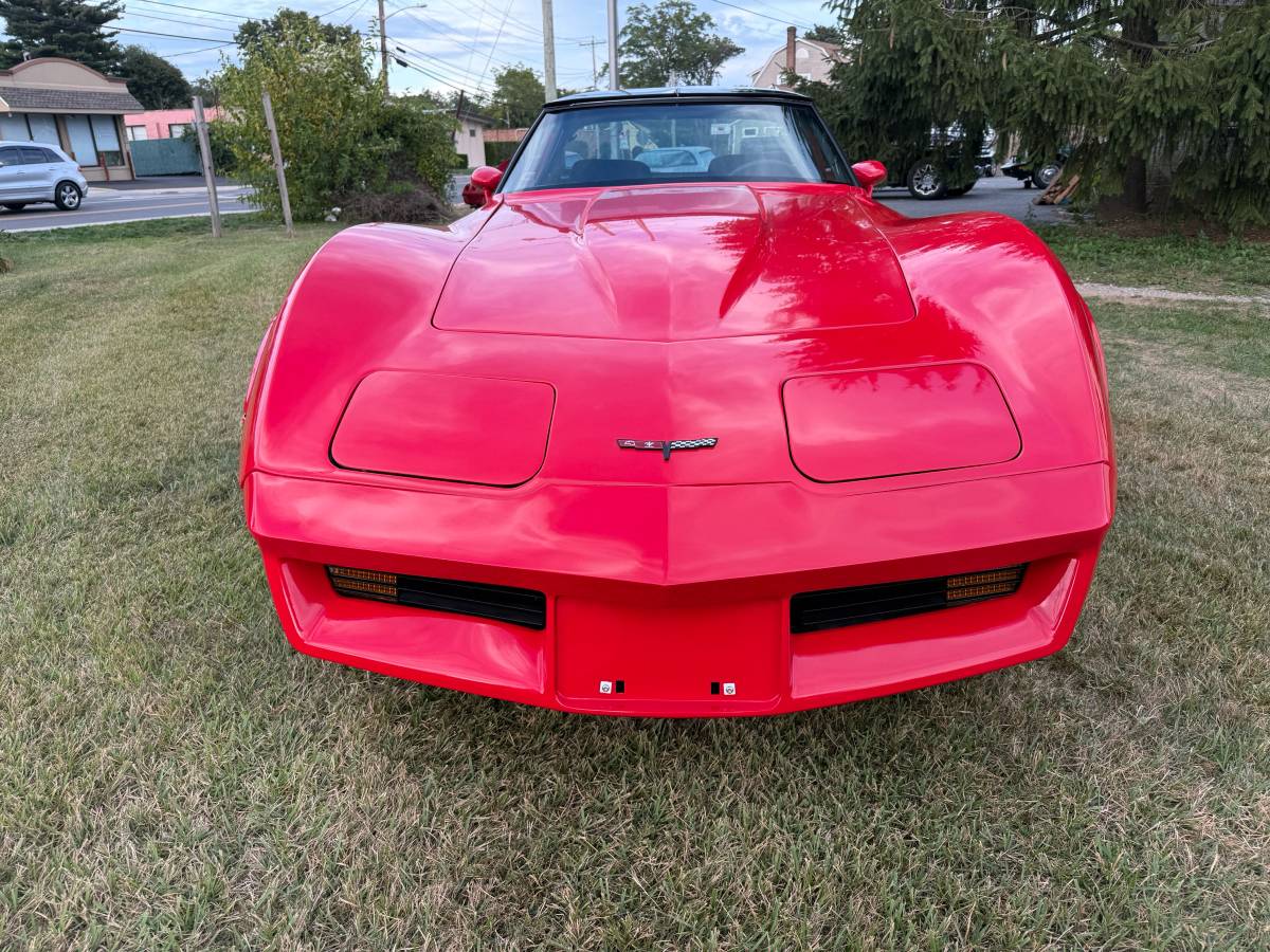 Corvette-1981-red-8