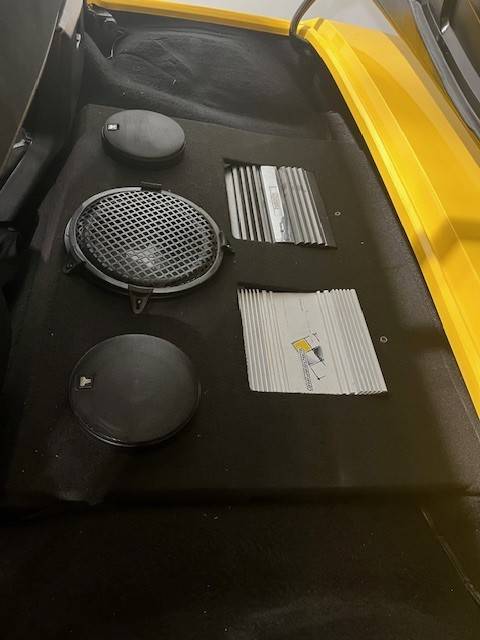 Corvette-convertible-1990-yellow-7