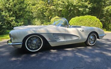 Corvette-fuellie-1960-white-1
