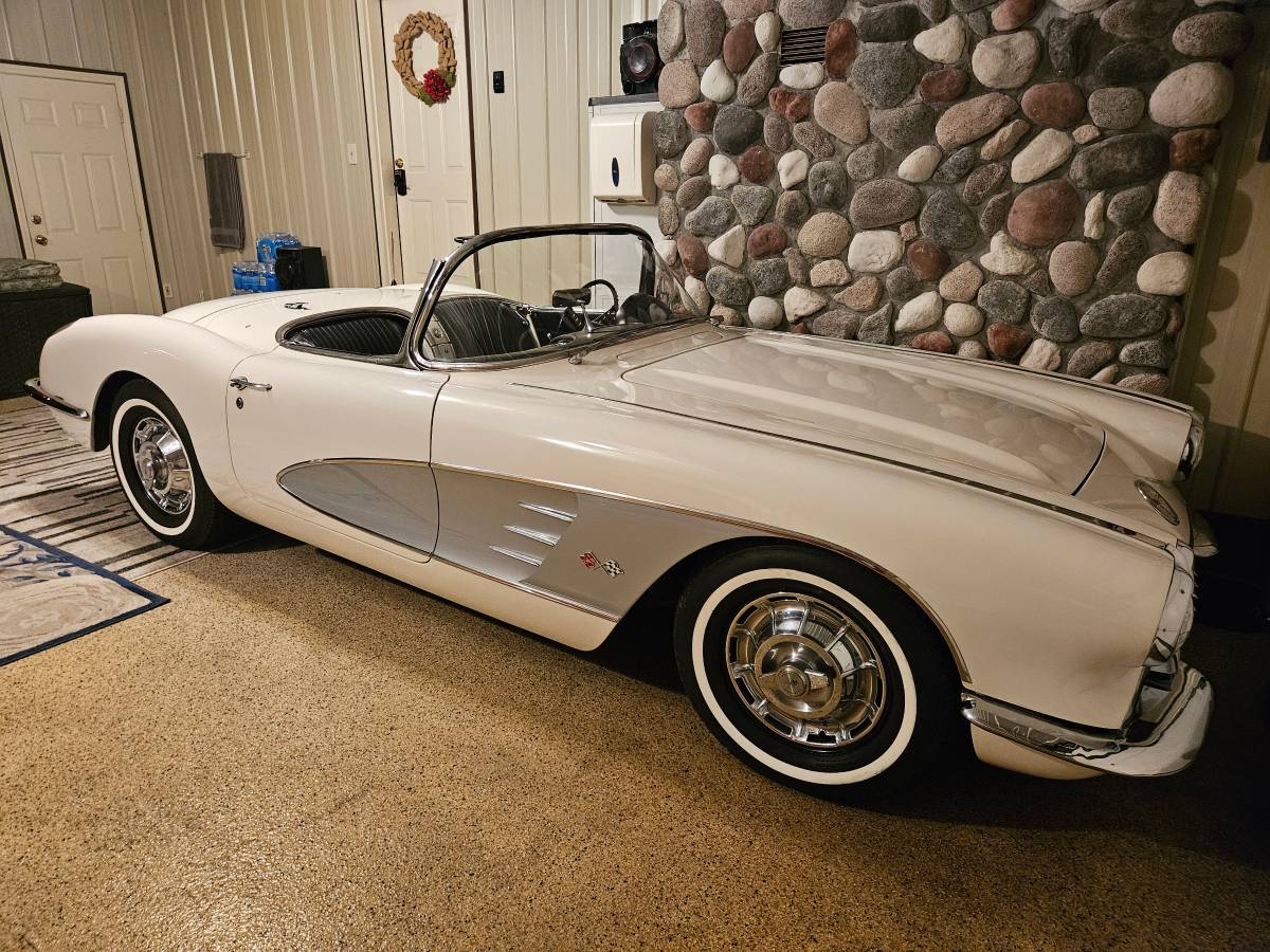 Corvette-fuellie-1960-white-3