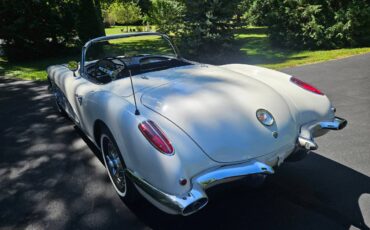 Corvette-fuellie-1960-white