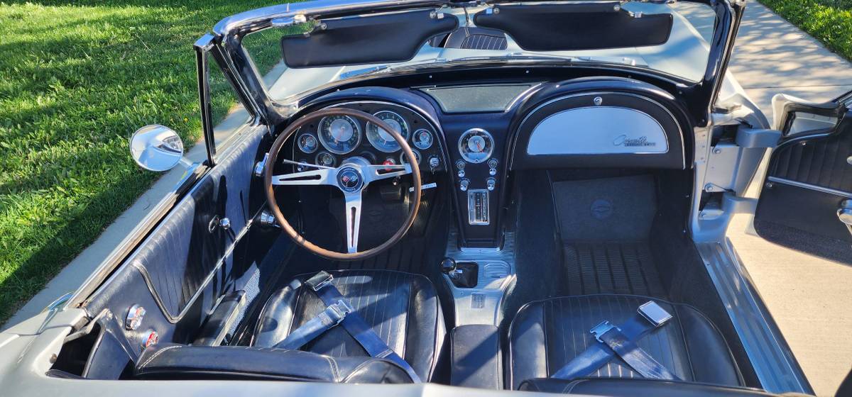 Corvette-stingray-convertible-1963-silver-10