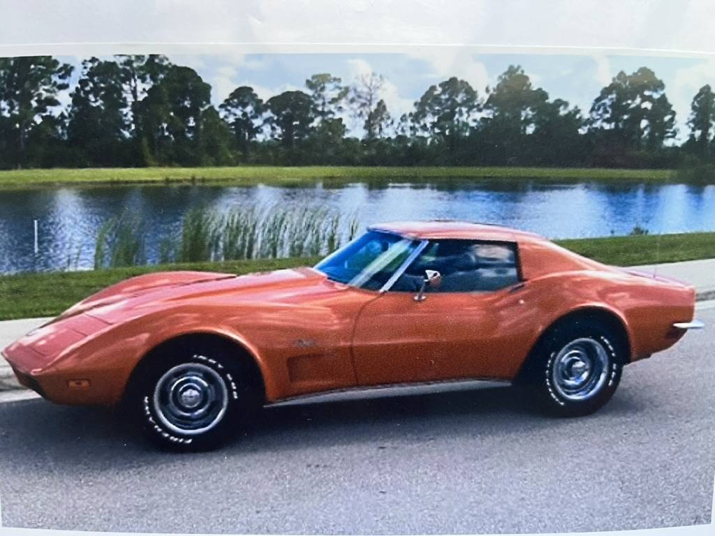 Corvette-stingray-coupe-1973-orange-2