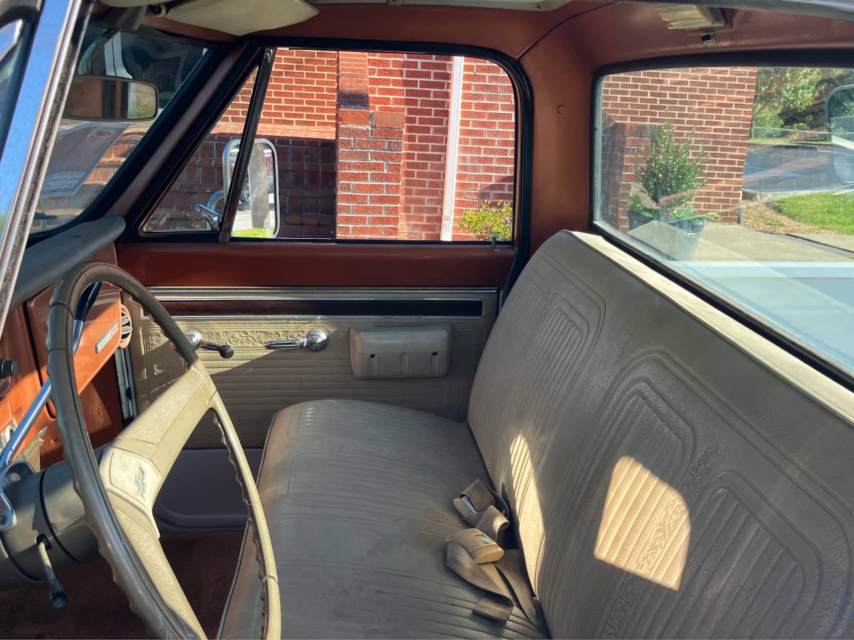 Cst-10-pu-1970-custom-11