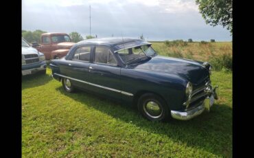 Custom-fordor-sedan-shoebox-1949-blue-1