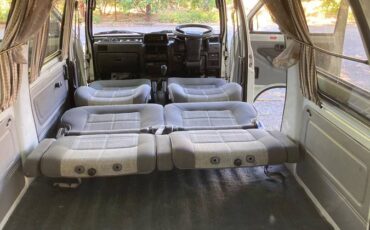Daihatsu-1990-white-16