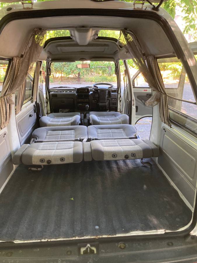 Daihatsu-1990-white-16
