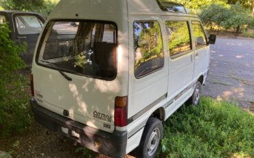 Daihatsu-1990-white-3