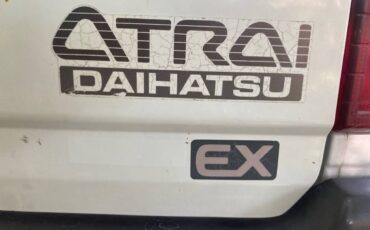 Daihatsu-1990-white-7