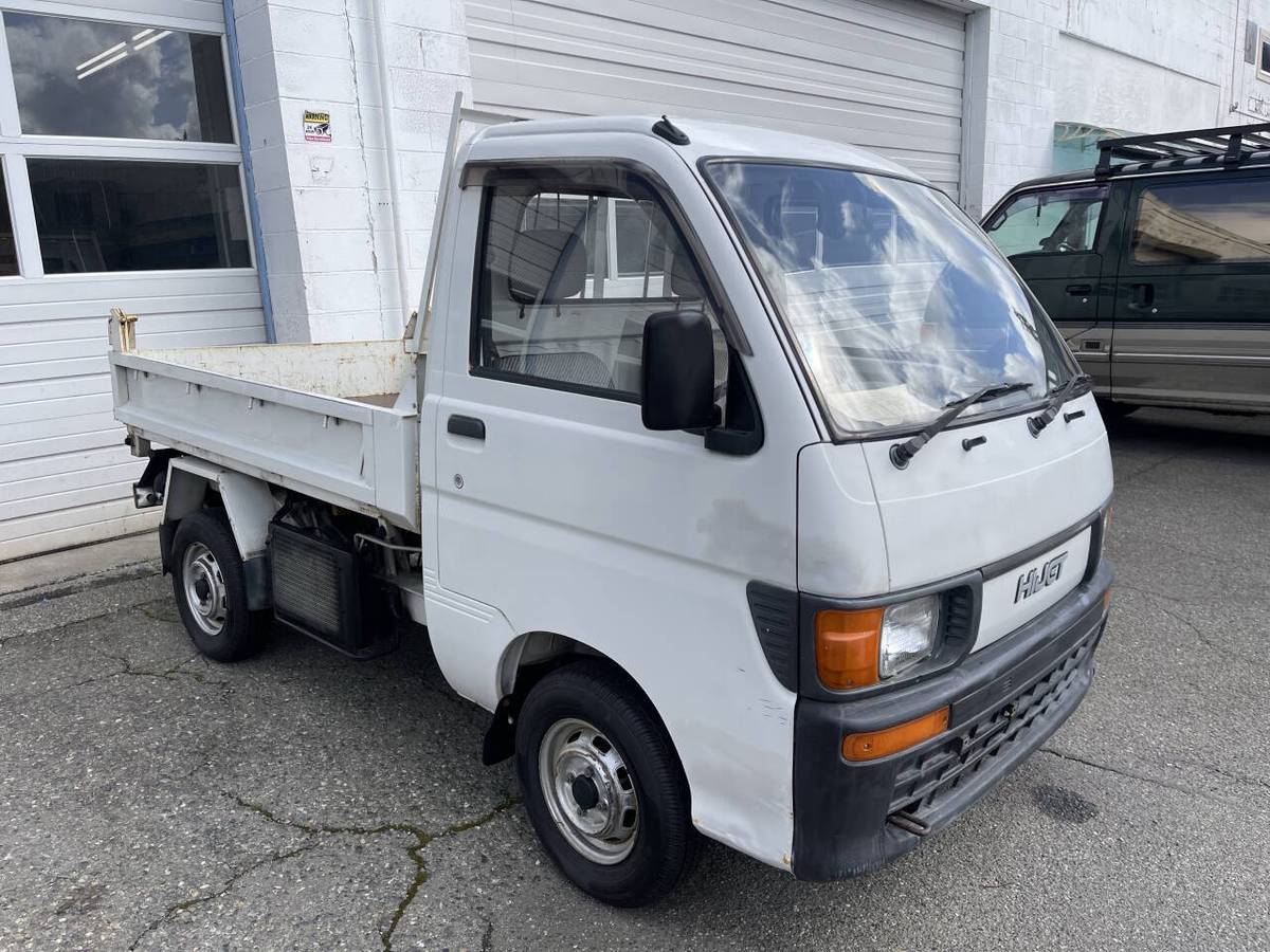 Daihatsu-hijet-1995-white-1