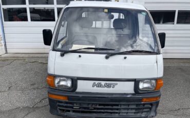 Daihatsu-hijet-1995-white-2