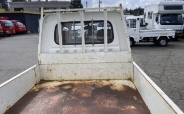 Daihatsu-hijet-1995-white-5