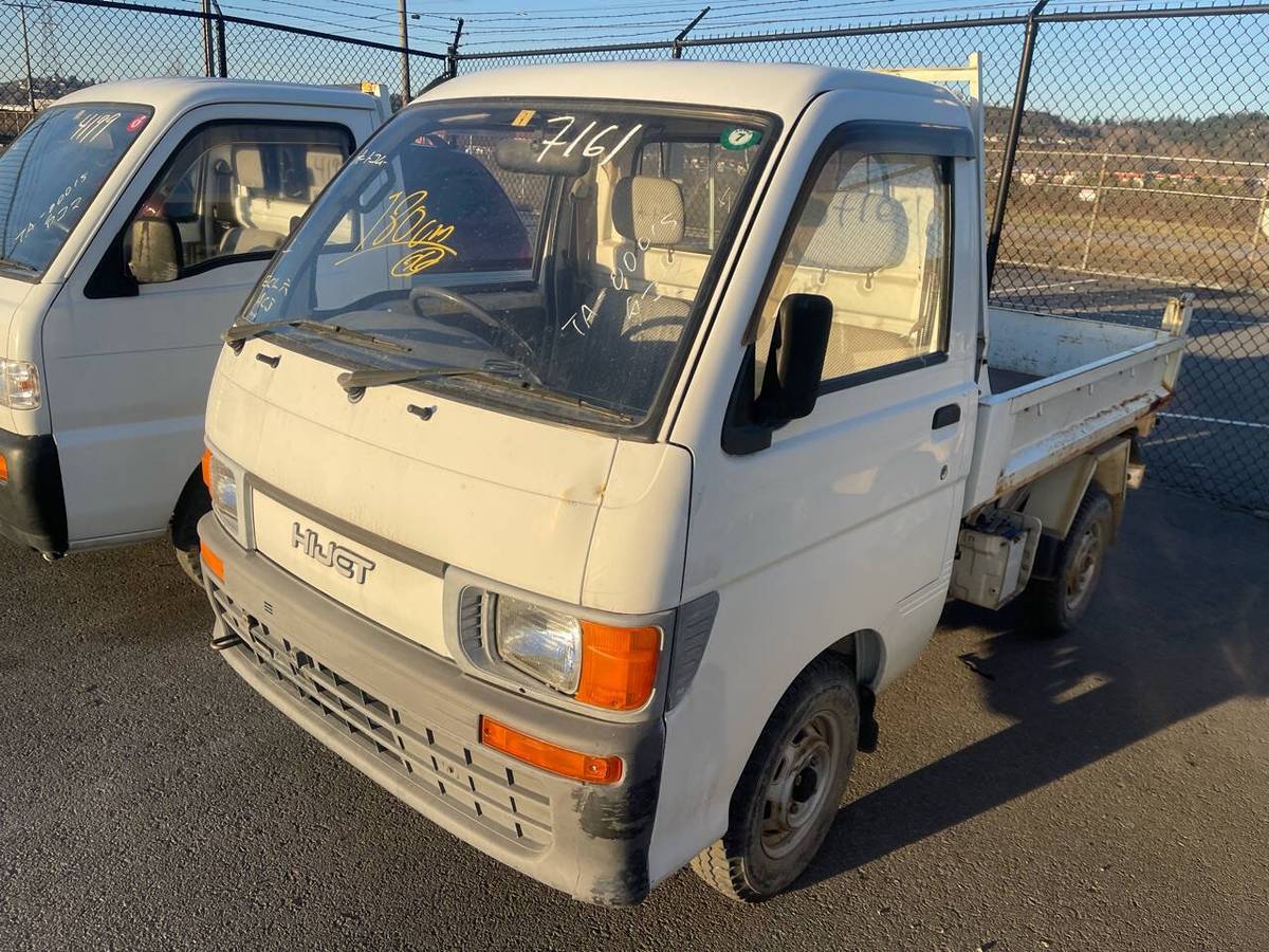 Daihatsu-hijet-1995-white-8
