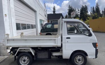 Daihatsu-hijet-1995-white-9