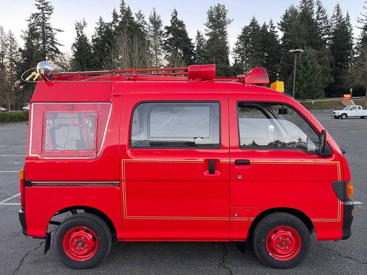 Daihatsu-hijet-mini-truck-1994-red-2