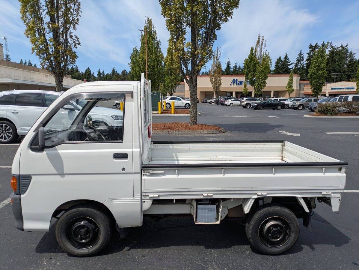 Daihatsu-hijet-mini-truck-1995-white-13