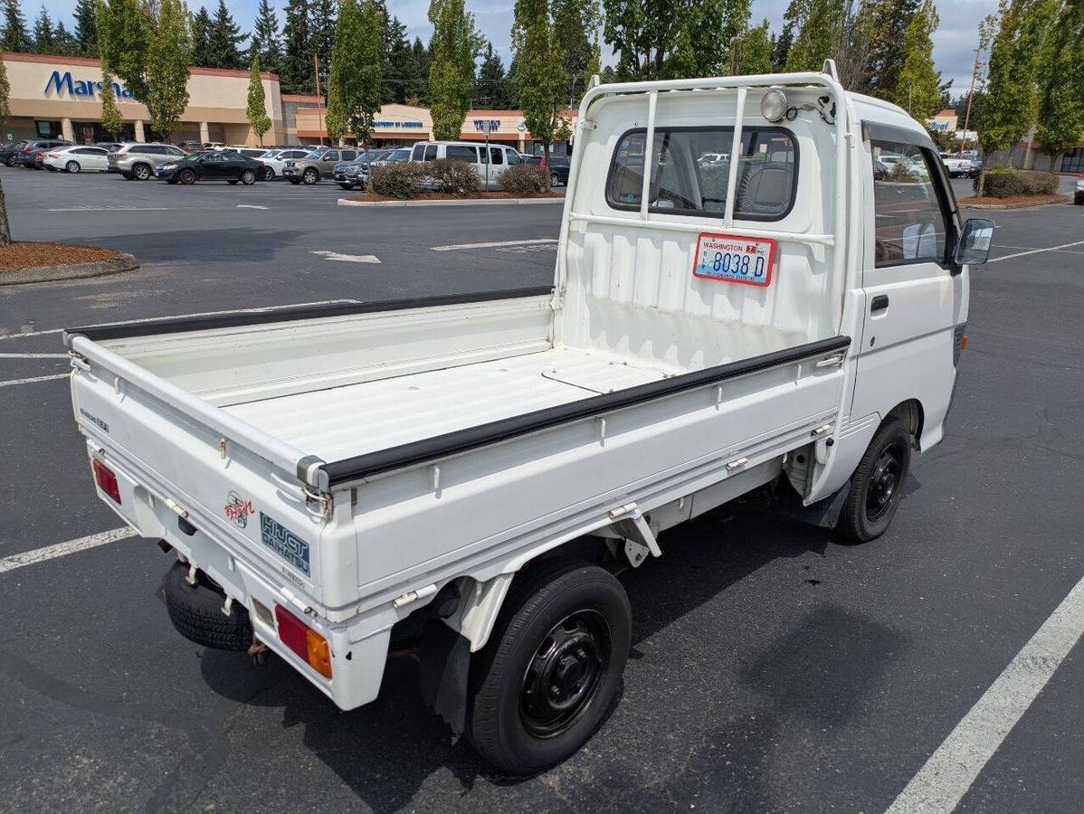 Daihatsu-hijet-mini-truck-1995-white-3