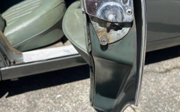 Daimler-2.5-v-8-1965-silver-10