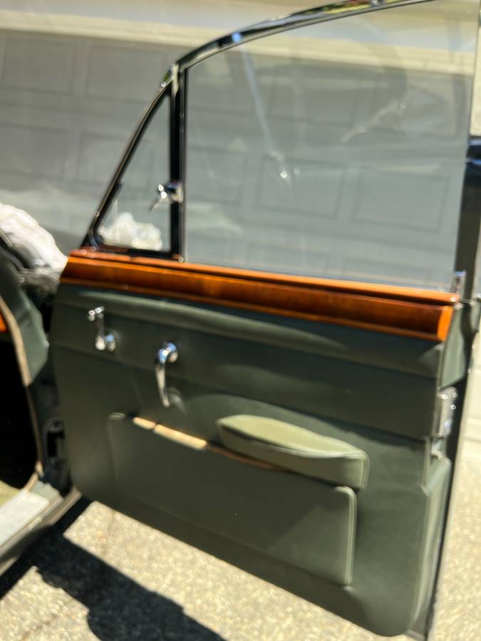 Daimler-2.5-v-8-1965-silver-17