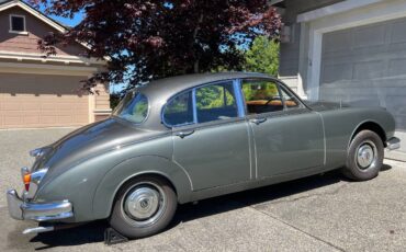 Daimler-2.5-v-8-1965-silver-4