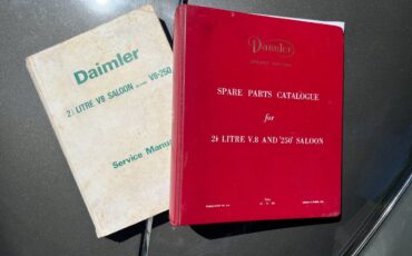 Daimler-2.5-v-8-1965-silver-9