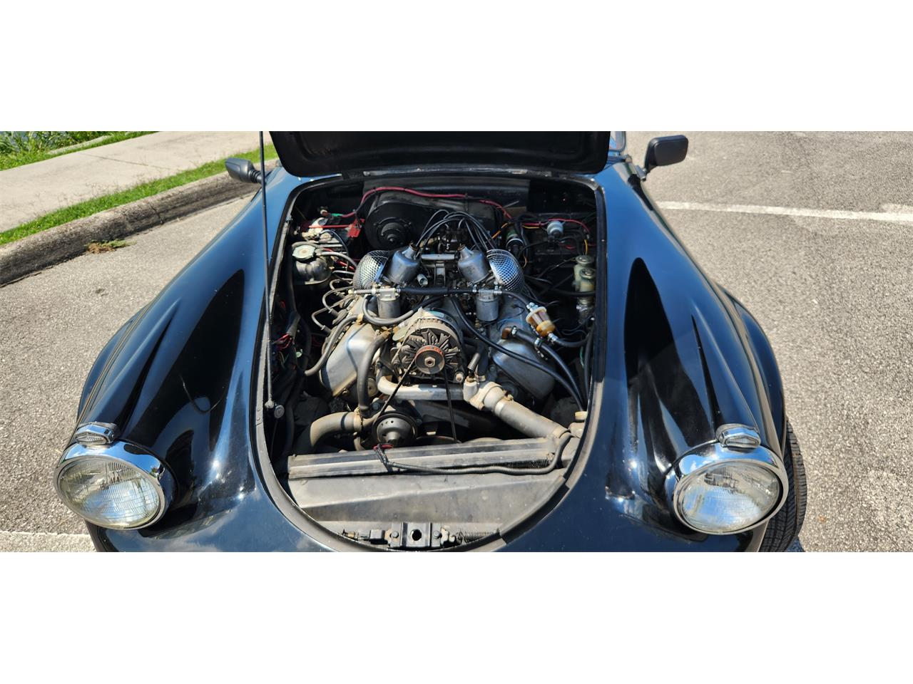 Daimler-Sp250-1963-Black-Red-3