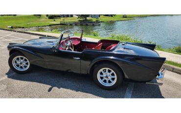 Daimler-Sp250-1963-Black-Red-8