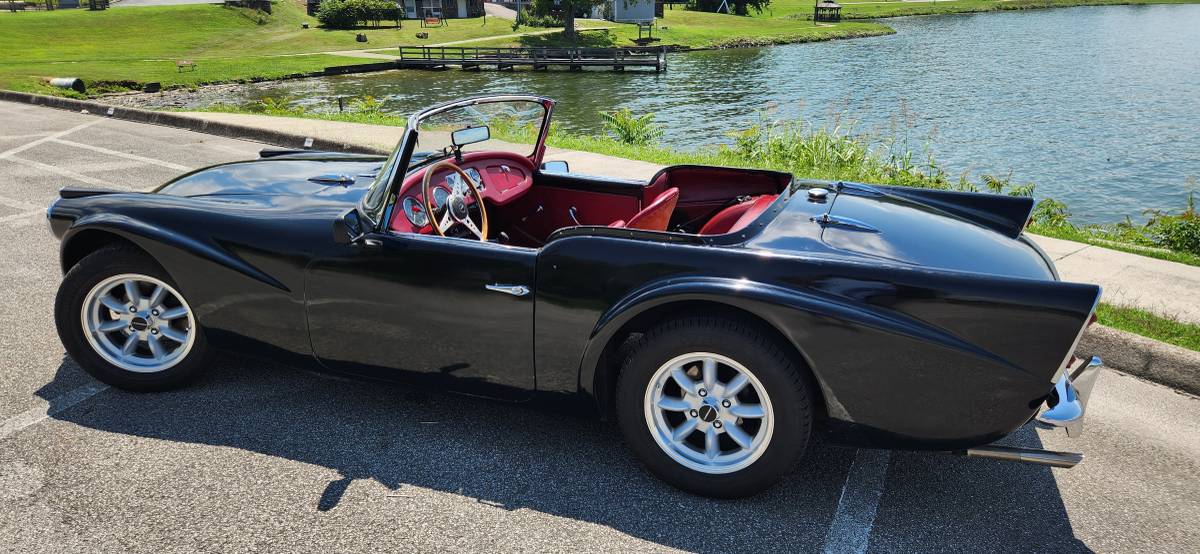 Daimler-sp-250-1963-black-4