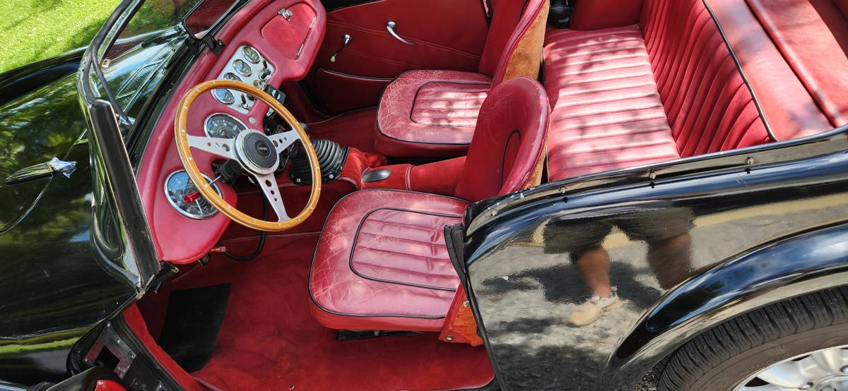 Daimler-sp-250-1963-black-7
