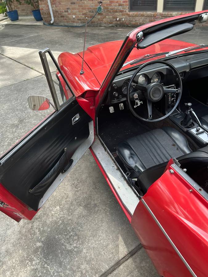 Datsun-1600-1970-red-2