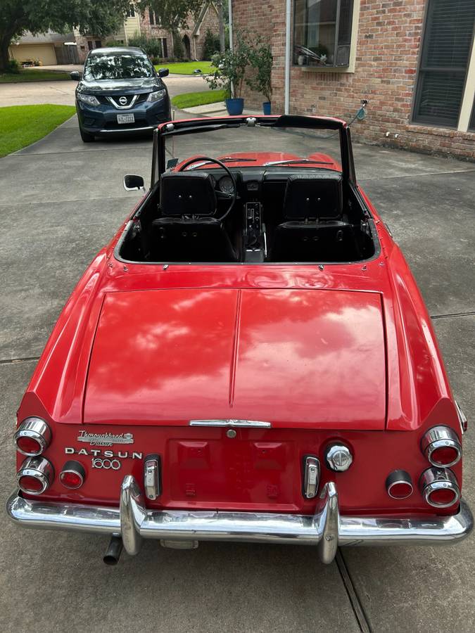 Datsun-1600-1970-red-3