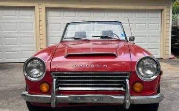 Datsun-1600-1970-red-5