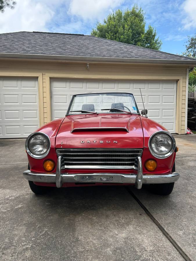 Datsun-1600-1970-red-5