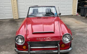 Datsun-1600-1970-red-6