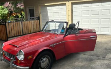 Datsun-1600-1970-red-9