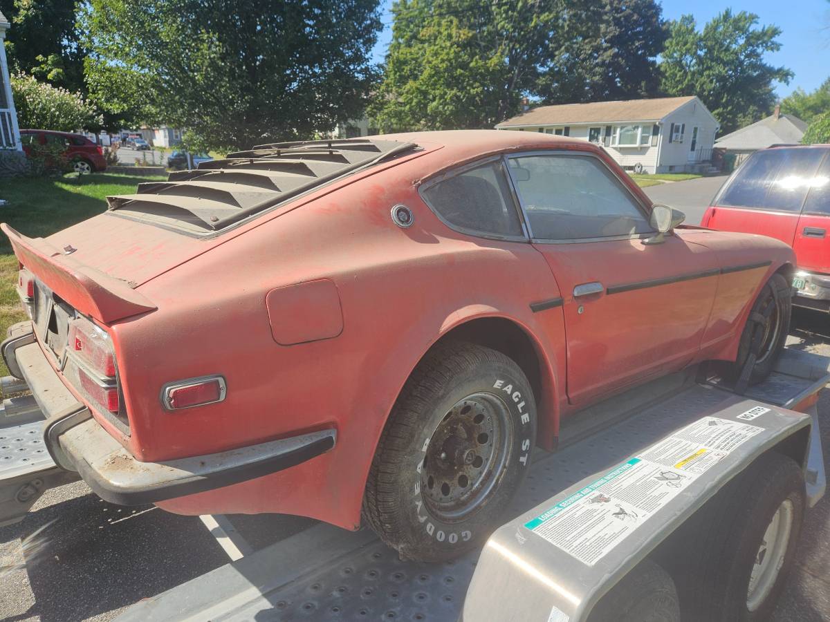 Datsun-240z-1972-3