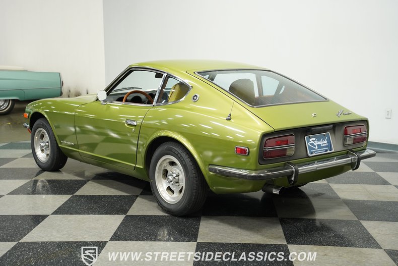 Datsun-240z-1972-Green-Metallic-Tan-19