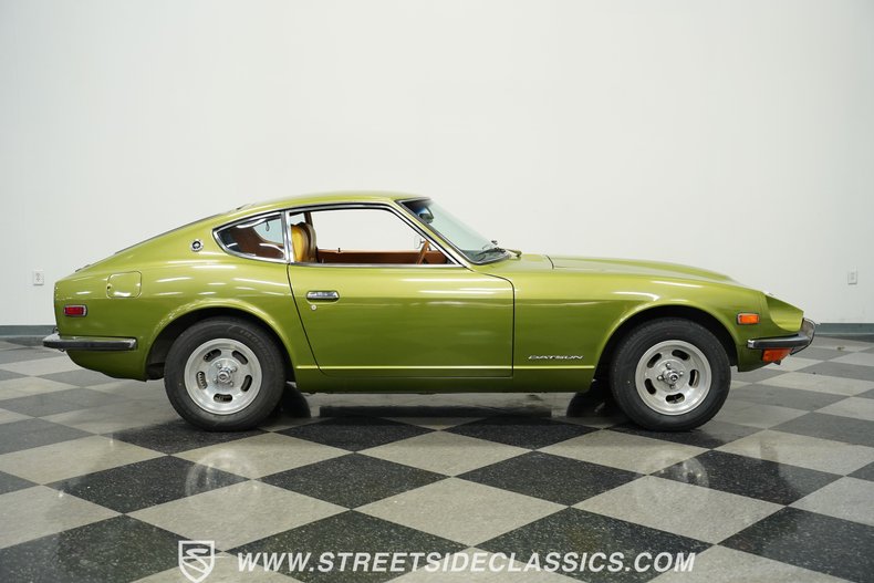 Datsun-240z-1972-Green-Metallic-Tan-24