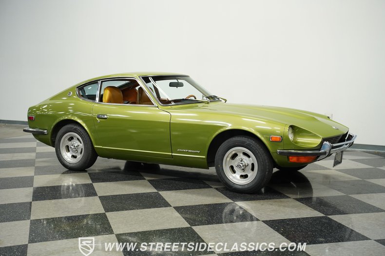 Datsun-240z-1972-Green-Metallic-Tan-25