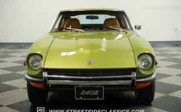 Datsun-240z-1972-Green-Metallic-Tan-27