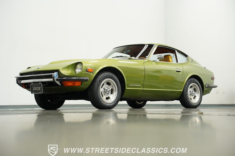Datsun-240z-1972-Green-Metallic-Tan-30