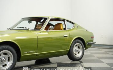 Datsun-240z-1972-Green-Metallic-Tan-31