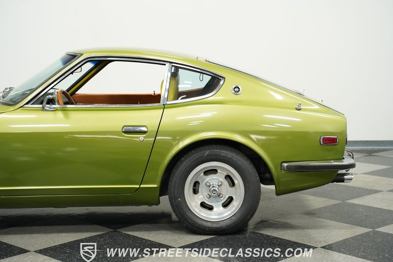 Datsun-240z-1972-Green-Metallic-Tan-35