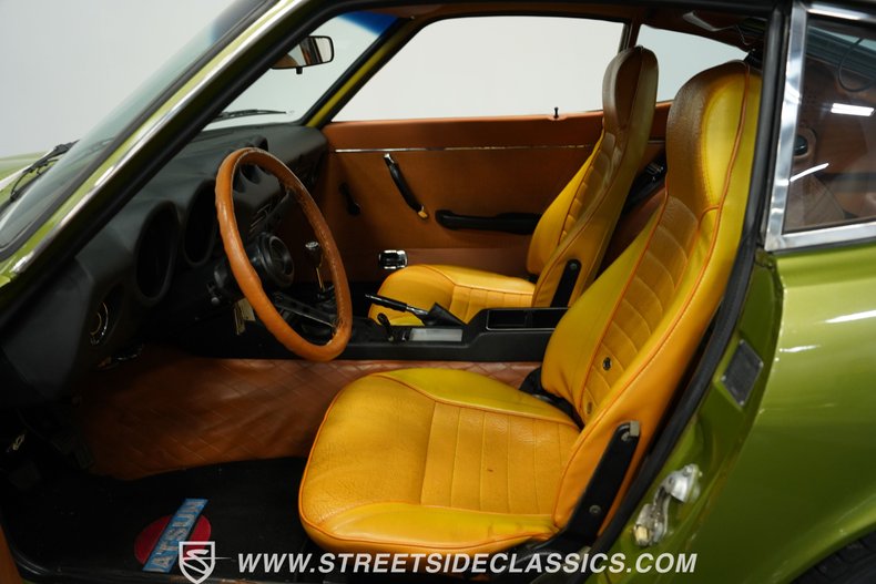 Datsun-240z-1972-Green-Metallic-Tan-40